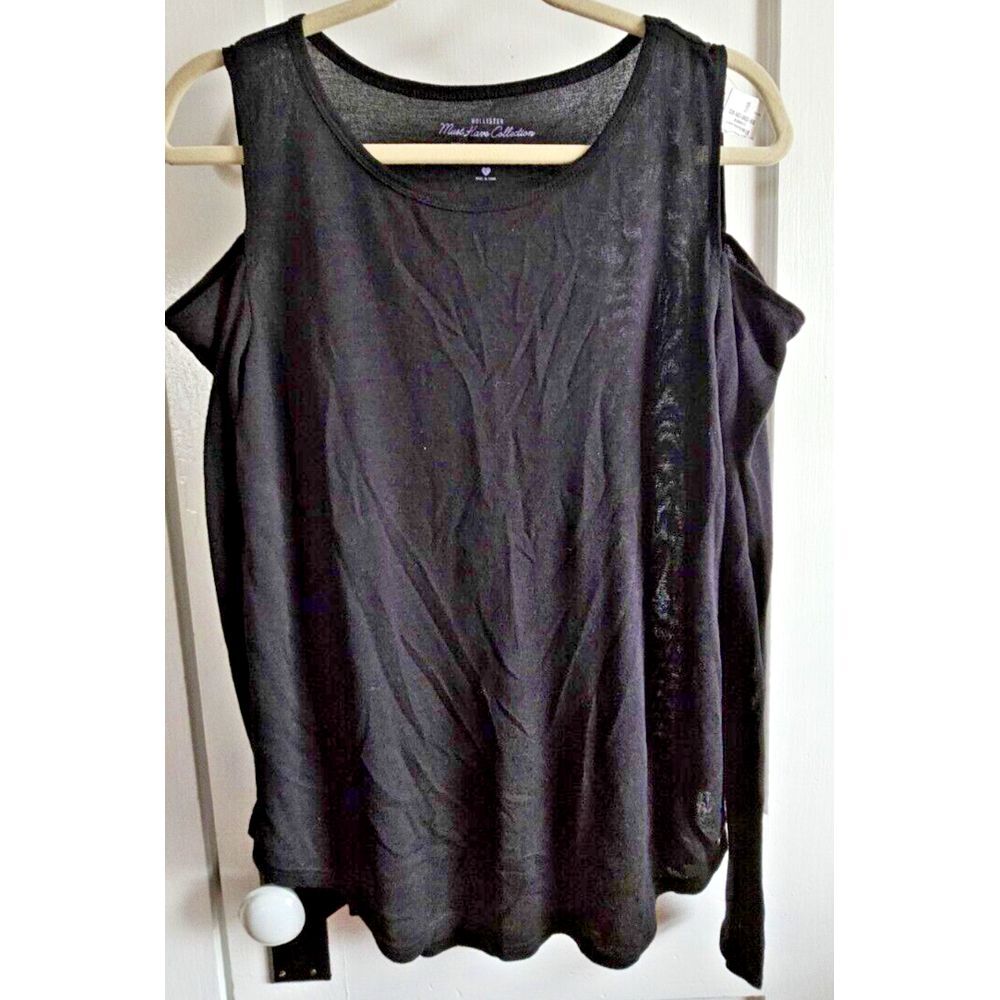 NWT Hollister‎ "Must Have Collection" Cold Shoulder Knit Long Sleeve black Sz L